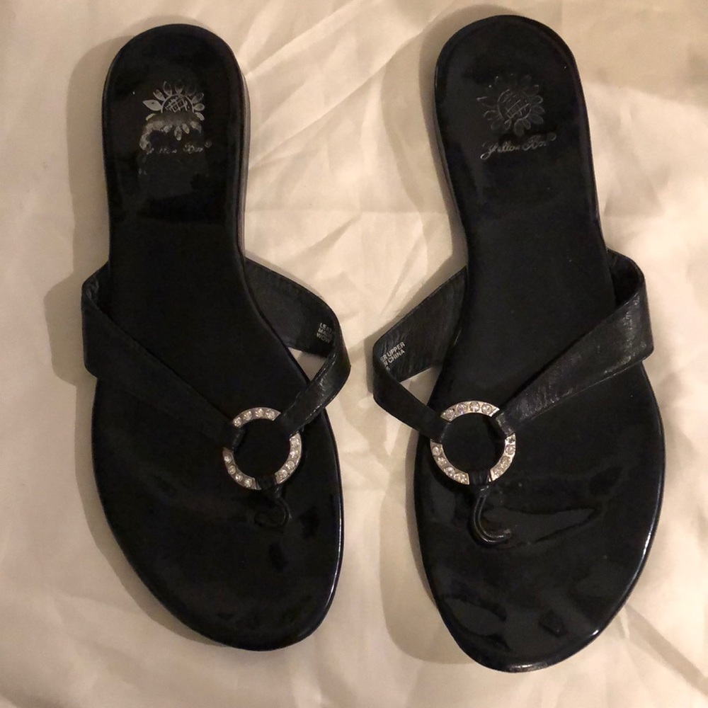 Yellow Box flip flops size 8
